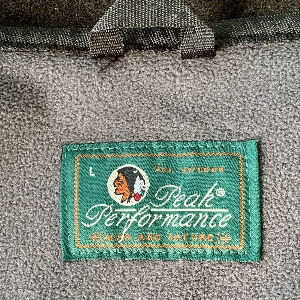 Peak Performance R & D Soft Shell Jacket. Large - image 7